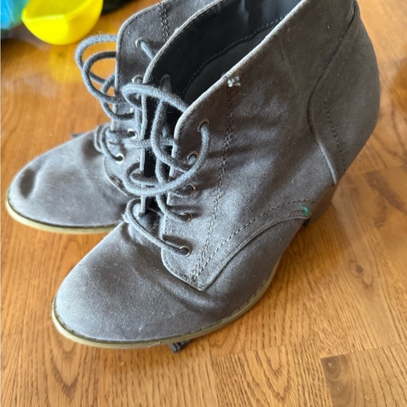 Gray Lace Up Boots with Chunky Heel - Picture 3 of 7